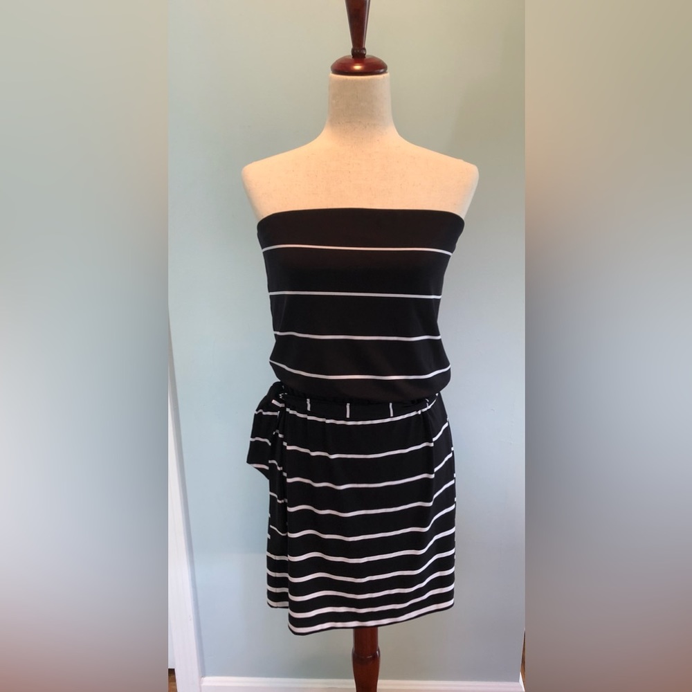 White House Black Market strapless dress